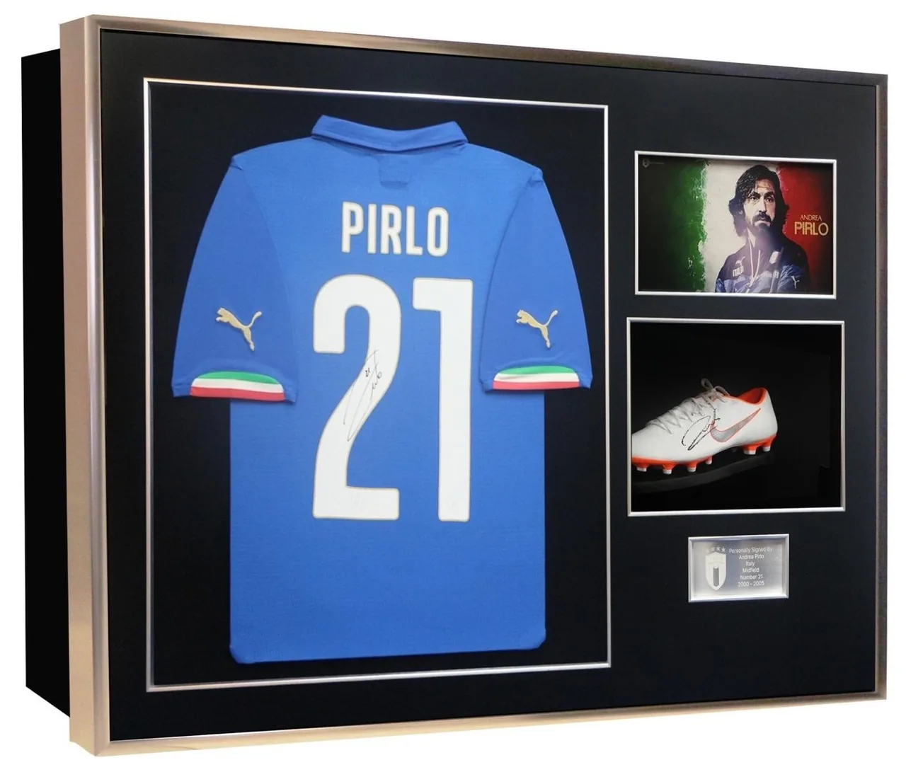 Andrea Pirlo — signed Italy shirt with boot — ของสะสมพร้อมลายเซ็นของแท้ในกรอบ